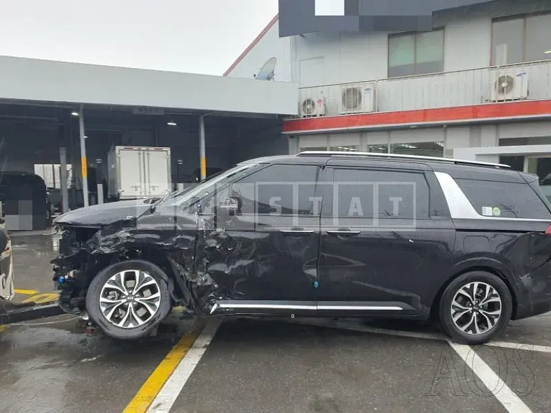 Photo 2 of 15: 2020 Kia Carnival 9 Seater, VIN KNANC81BBMS033807 — Korean insurance auction