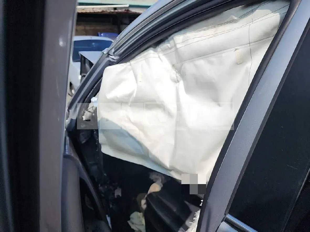 Photo 2 of 8: 2018 Toyota RAV4 Hybrid, VIN JTMDJREV1JD228946 — Korean insurance auction