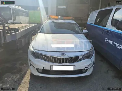 Photo 1 of 22: 2017 Kia K5, VIN KNAGS411BHA143260 — Korean insurance auction