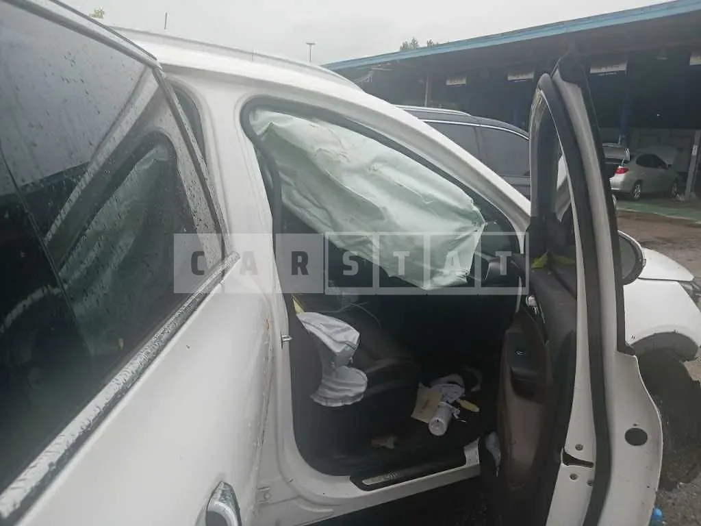 Photo 2 of 6: 2015 Kia Sorento — Korean insurance auction