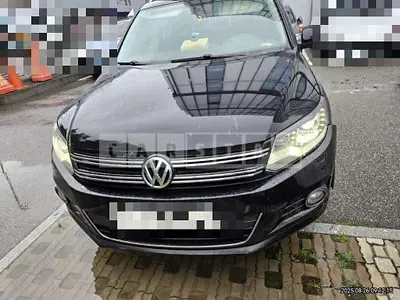 Photo 1 of 17: 2015 Volkswagen Tiguan 2.0 TDI Blue Motion — Korean insurance auction