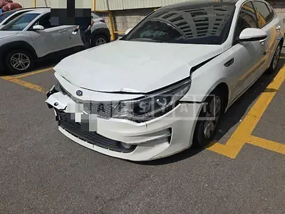 Photo 1 of 5: 2016 Kia K5 — Korean insurance auction