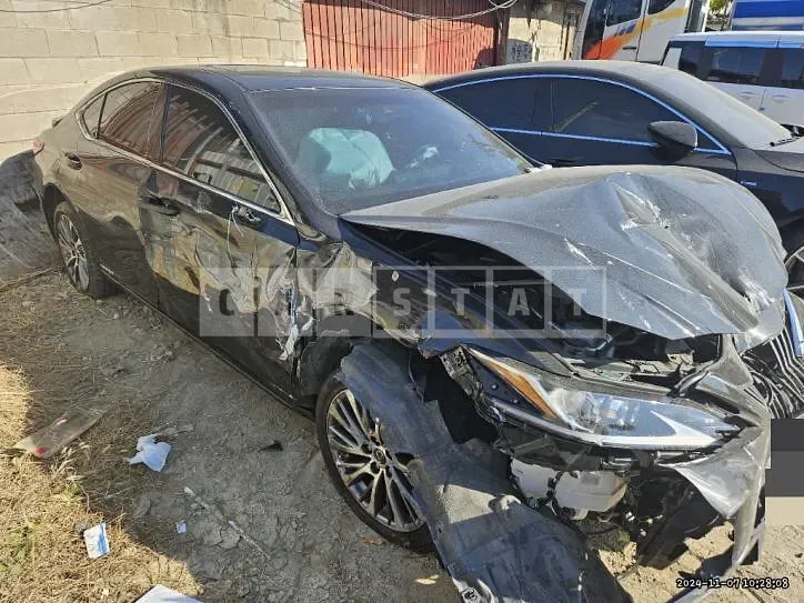 Photo 2 of 9: 2020 Lexus ES300h — Korean insurance auction