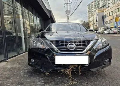Photo 1 of 13: 2017 Nissan Altima 2.5 — Korean insurance auction