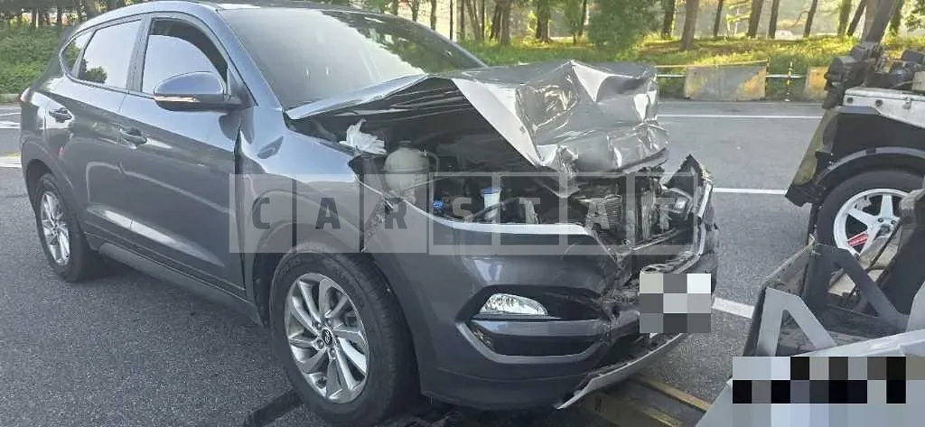 Photo 3 of 3: 2016 Hyundai Tucson TL — Korean insurance auction