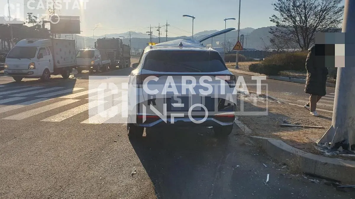 Photo 2 of 6: 2022 Kia Sportage, VIN KNAPV81BGNK095735 — Korean insurance auction