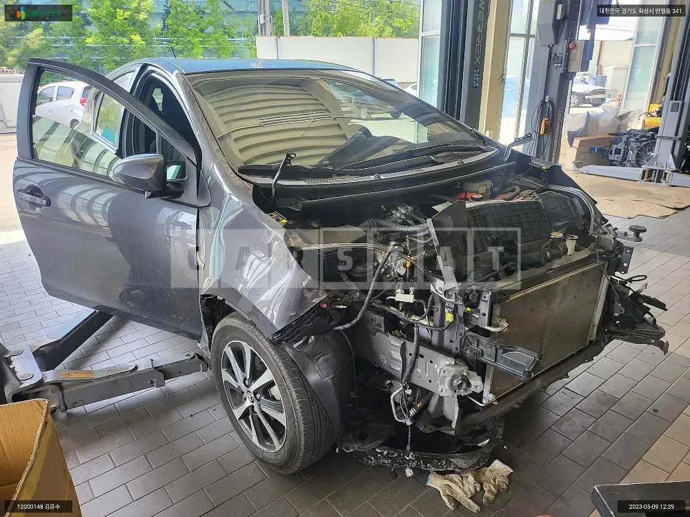 Photo 2 of 15: 2018 Toyota Prius C, VIN JTDKDTB35K1623228 — Korean insurance auction