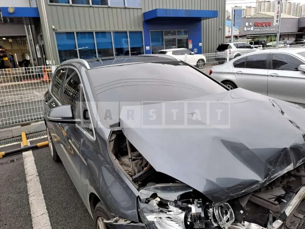 Photo 2 of 14: 2017 BMW Active Tourer, VIN WBA2C1104HV971731 — Korean insurance auction