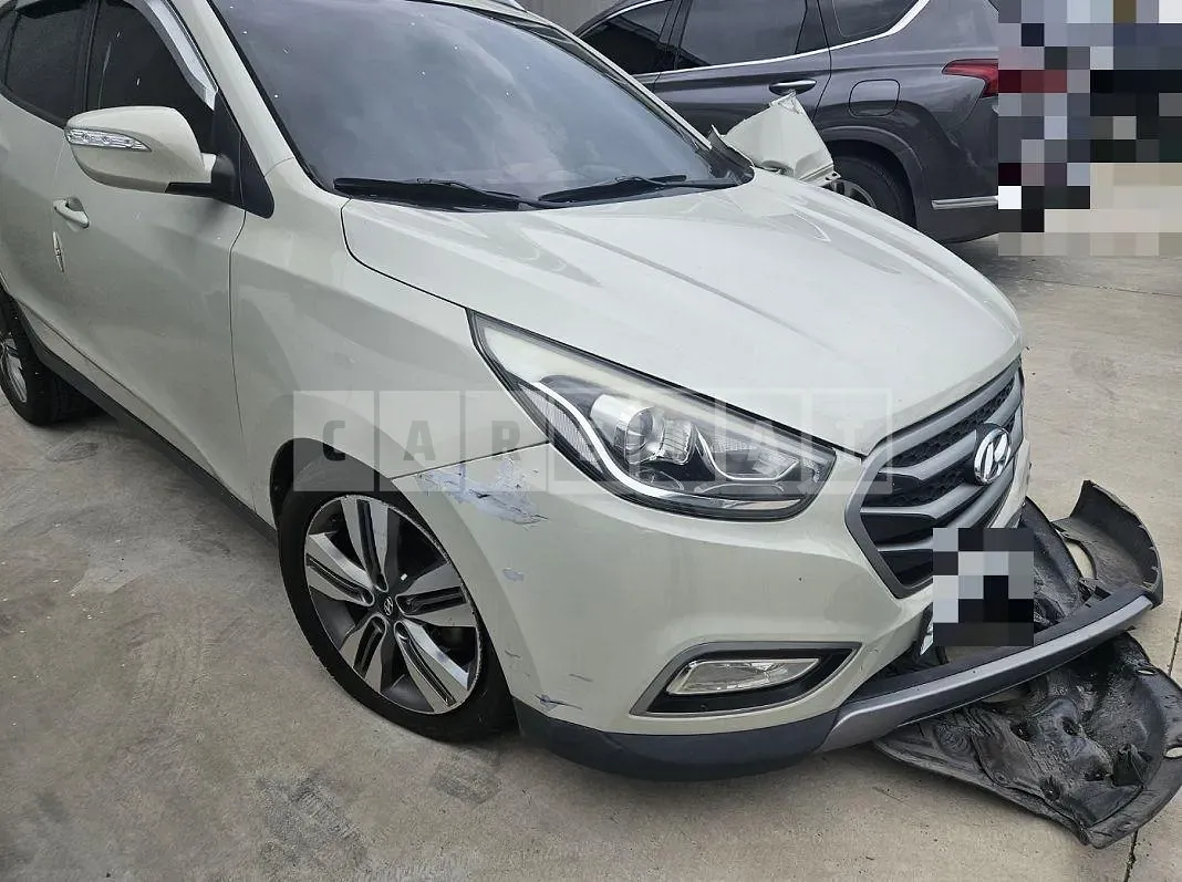 Photo 2 of 17: 2014 Hyundai Tucson ix — Korean insurance auction
