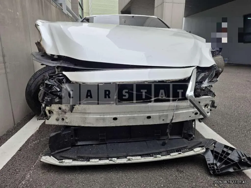Photo 2 of 47: 2020 Lexus ES300h — Korean insurance auction