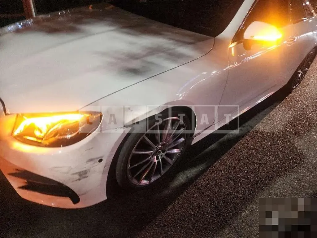 Photo 2 of 8: 2019 Mercedes-Benz E450 4Matic Coupe — Korean insurance auction
