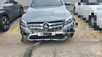 Photo 1 of 26: 2018 Mercedes-Benz GLC220 d 4Matic — Korean insurance auction