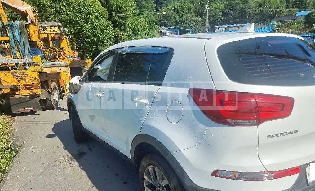 Photo 2 of 6: 2016 Kia Sportage, VIN KNAPB813AEK580648 — Korean insurance auction