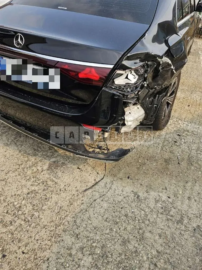 Photo 2 of 7: 2025 Mercedes-Benz E 200 — Korean insurance auction