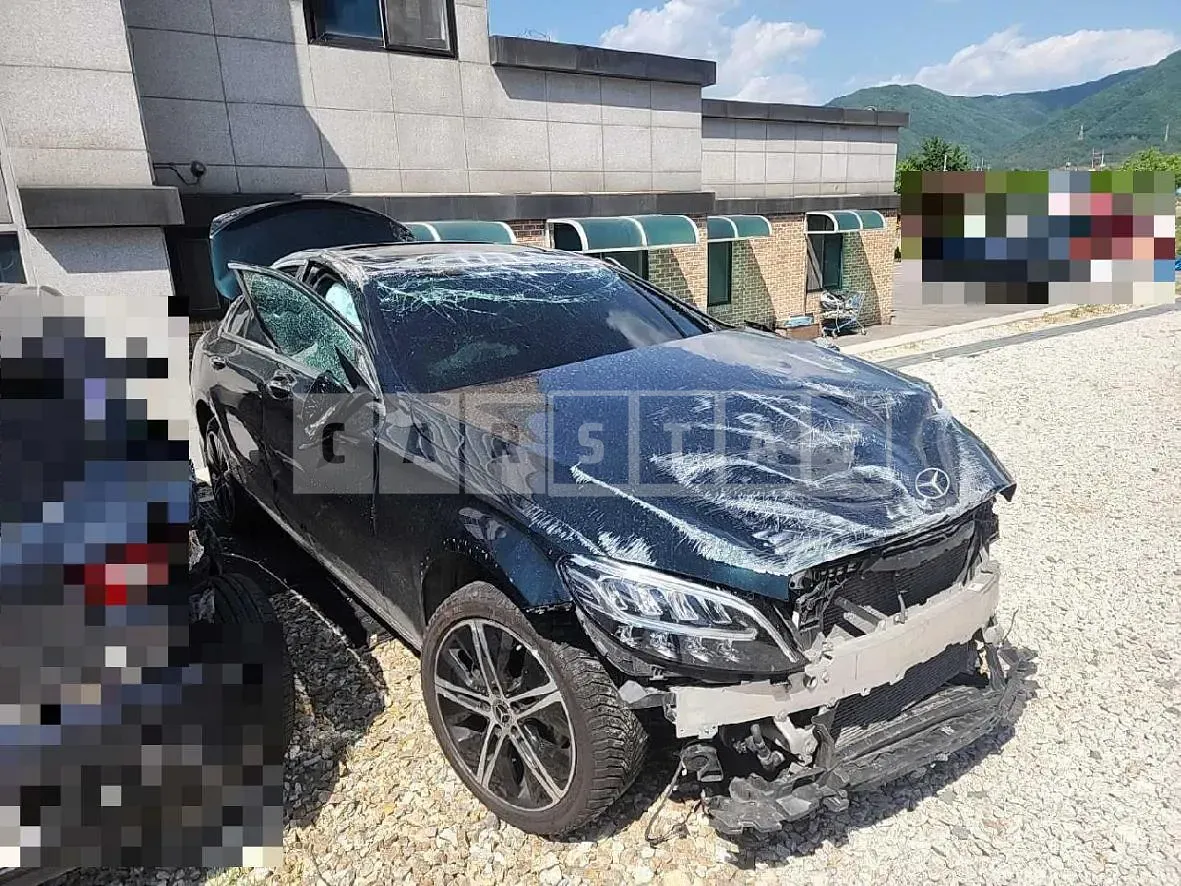 Photo 2 of 12: 2019 Mercedes-Benz C220 d 4Matic — Korean insurance auction
