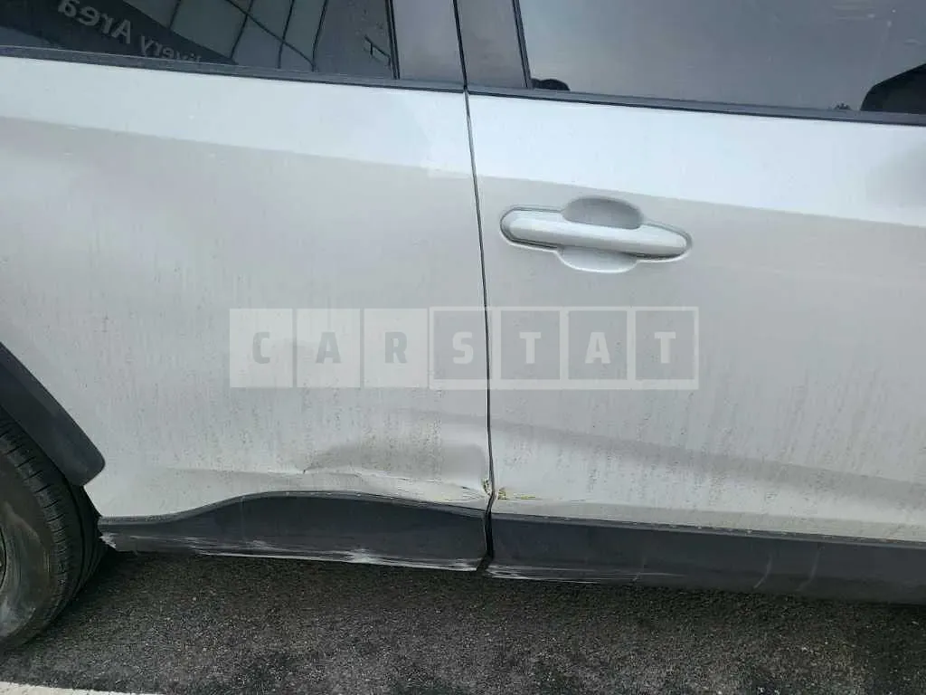 Photo 2 of 2: 2024 Toyota (parts) RAV4 Hybrid Door — Korean insurance auction