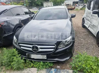 Photo 1 of 8: 2019 Mercedes-Benz E300 4Matic — Korean insurance auction
