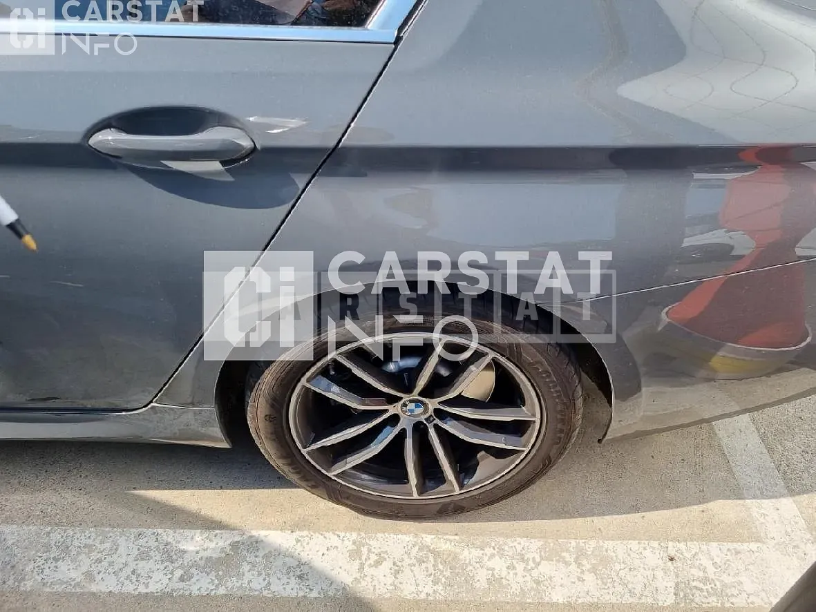 Photo 2 of 27: 2021 BMW 523d xDrive, VIN WBA31ES02MCF62006 — Korean insurance auction