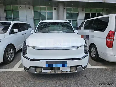 Photo 1 of 17: 2025 Kia EV9 Long Range 4WD — Korean insurance auction