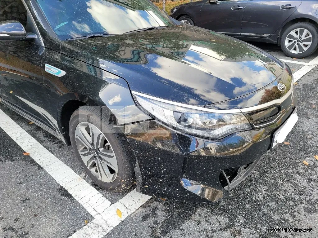 Photo 2 of 16: 2018 Kia K5, VIN KNAGW41EBJA026329 — Korean insurance auction
