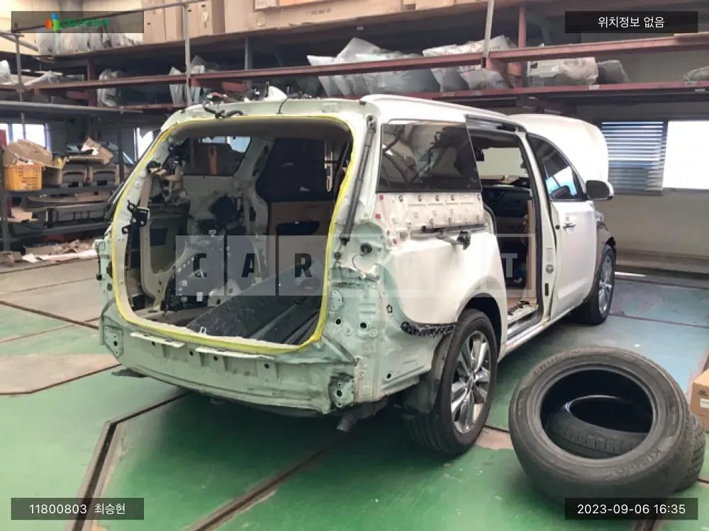 Photo 2 of 9: 2016 Kia Carnival, VIN KNAMC81ABHS299199 — Korean insurance auction