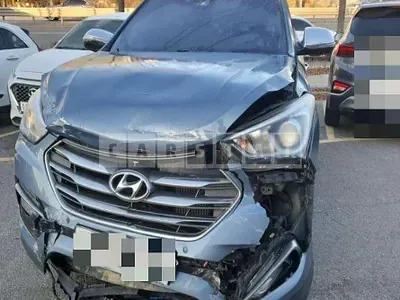 Photo 1 of 74: 2016 Hyundai Santa Fe DM, VIN KMHSW81UBHU725742 — Korean insurance auction