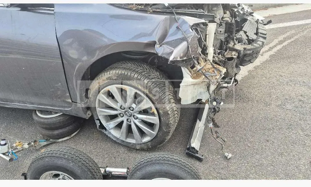 Photo 2 of 8: 2016 Toyota Camry — Korean insurance auction