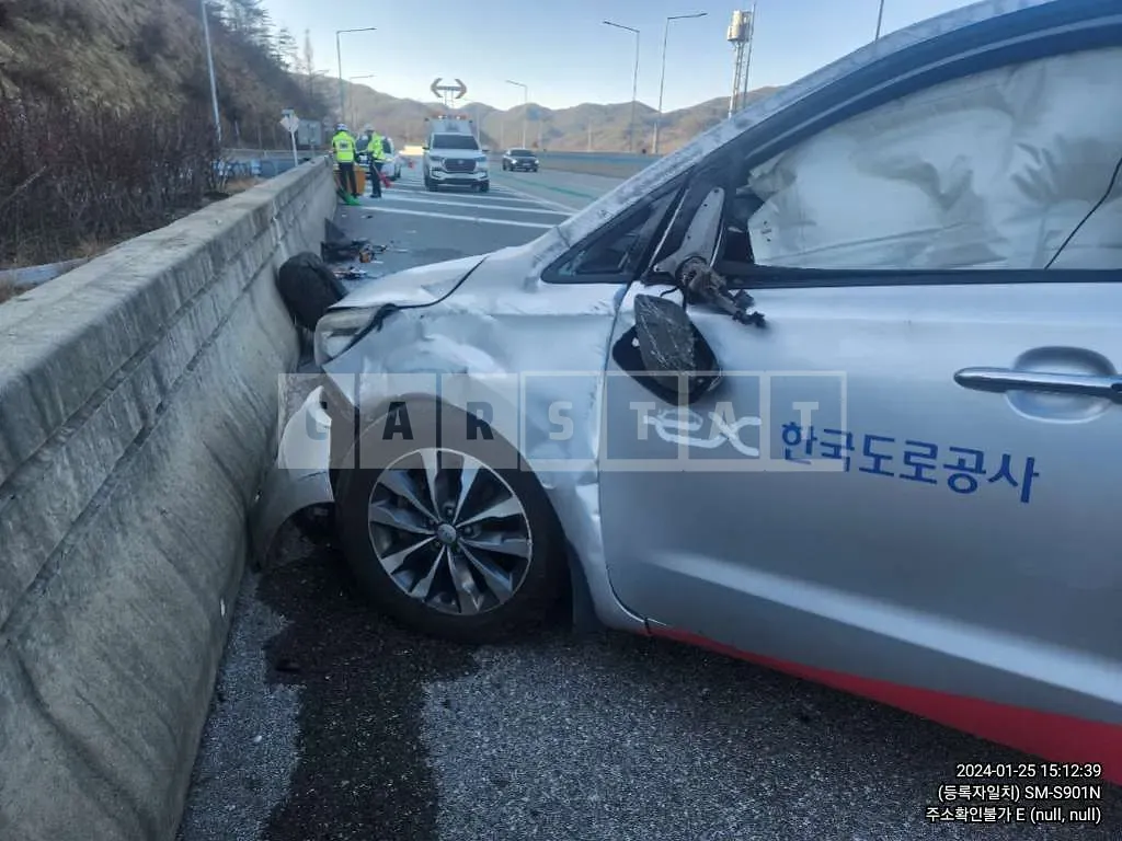 Photo 2 of 11: 2016 Kia Carnival, VIN KNAMB81ABGS107298 — Korean insurance auction
