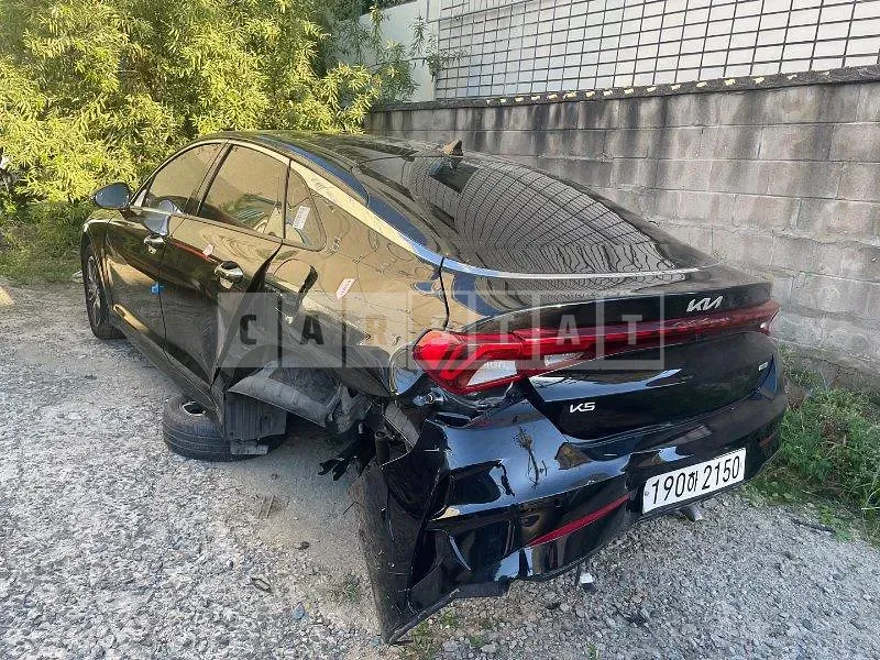 Photo 2 of 18: 2023 Kia K5 — Korean insurance auction