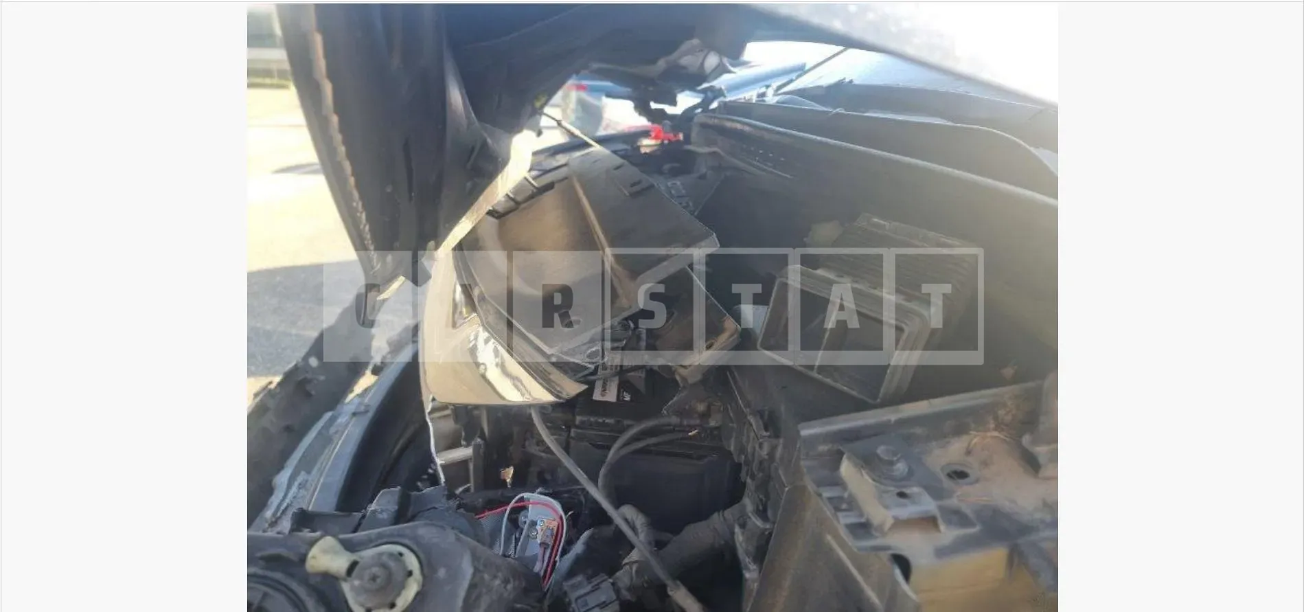 Photo 2 of 17: 2017 Kia Carnival 9 Seater — Korean insurance auction