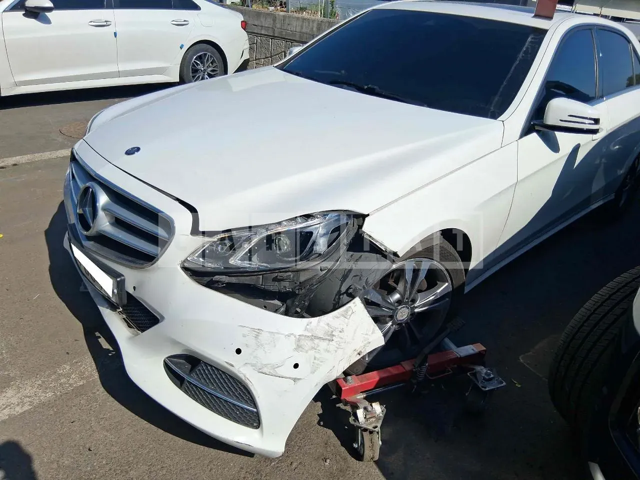 Photo 2 of 12: 2016 Mercedes-Benz E200, VIN WDDHF3EB8GB300015 — Korean insurance auction