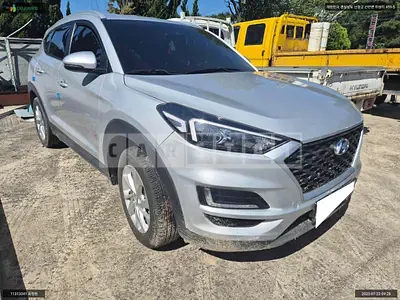 Photo 1 of 8: 2019 Hyundai Tucson, VIN KMHJ3817GKU040911 — Korean insurance auction