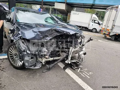 Photo 1 of 25: 2016 Mercedes-Benz E 300, VIN WDDHF5FB1GB203281 — Korean insurance auction