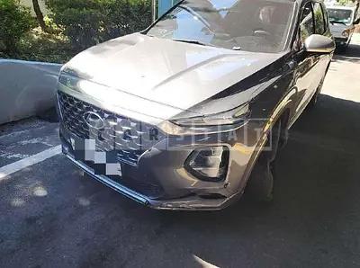 Photo 1 of 9: 2019 Hyundai Santa Fe, VIN KMHS381CDKU155389 — Korean insurance auction