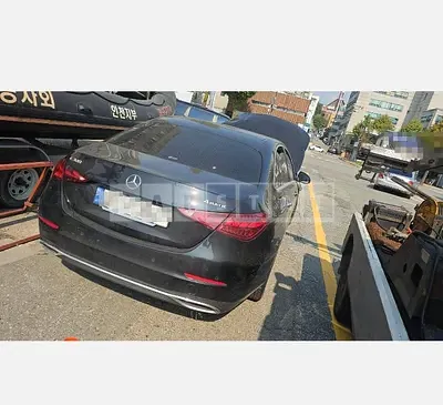 Photo 1 of 18: 2023 Mercedes-Benz C 300 4Matic — Korean insurance auction