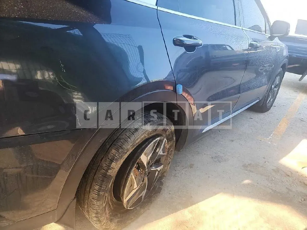 Photo 2 of 22: 2021 Kia Sorento Hybrid, VIN KNARH81GBMA057653 — Korean insurance auction