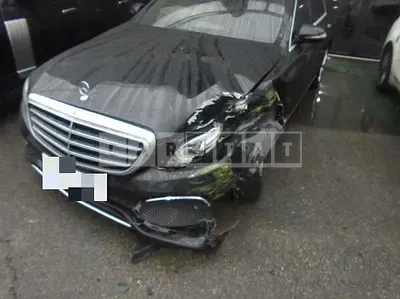 Photo 1 of 13: 2019 Mercedes-Benz E220 d 4Matic, VIN WDDZF0FB0KA685649 — Korean insurance auction