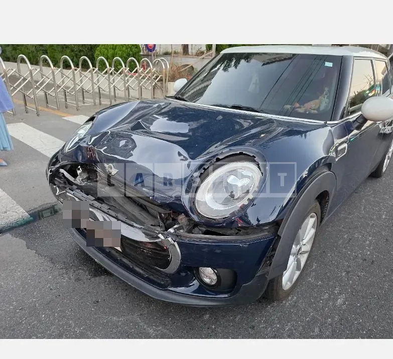 Photo 2 of 4: 2017 MINI Cooper D Clubman — Korean insurance auction