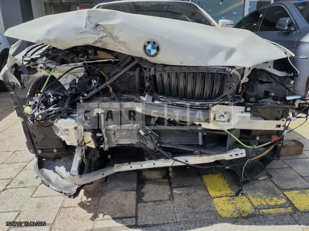 Photo 2 of 9: 2020 BMW 530i xDrive M Sport Package, VIN WBAJR9100LCE57553 — Korean insurance auction