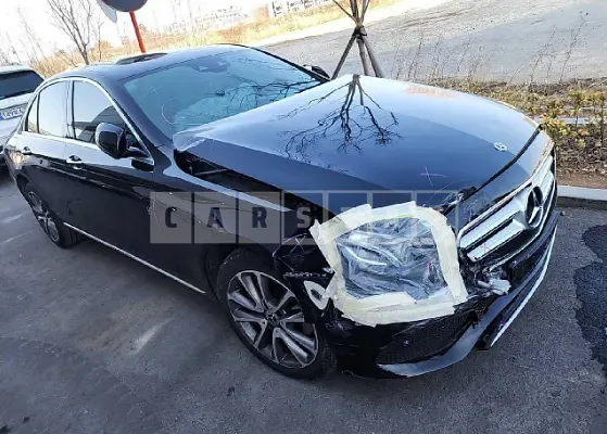 Photo 2 of 22: 2019 Mercedes-Benz E 300 4Matic, VIN WDDZF4KB8KA638155 — Korean insurance auction