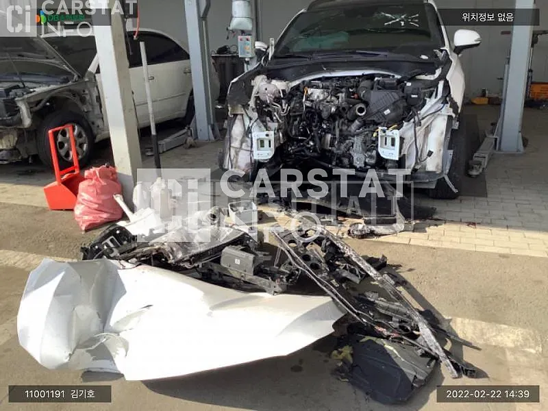 Photo 2 of 12: 2020 Hyundai Santa Fe, VIN KMHS381HGMU340402 — Korean insurance auction
