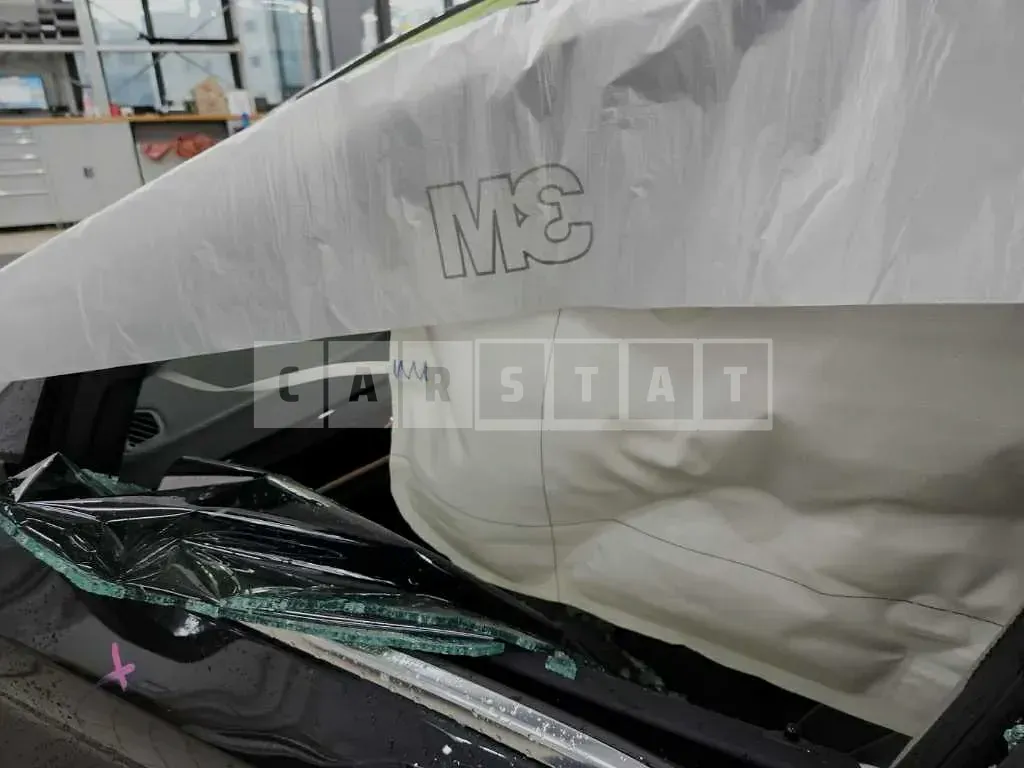 Photo 2 of 9: 2019 BMW 520i Luxury, VIN WBAJK7108KGL28831 — Korean insurance auction
