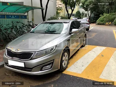 Photo 1 of 13: 2015 Kia K5, VIN KNAGN418BFA585624 — Korean insurance auction