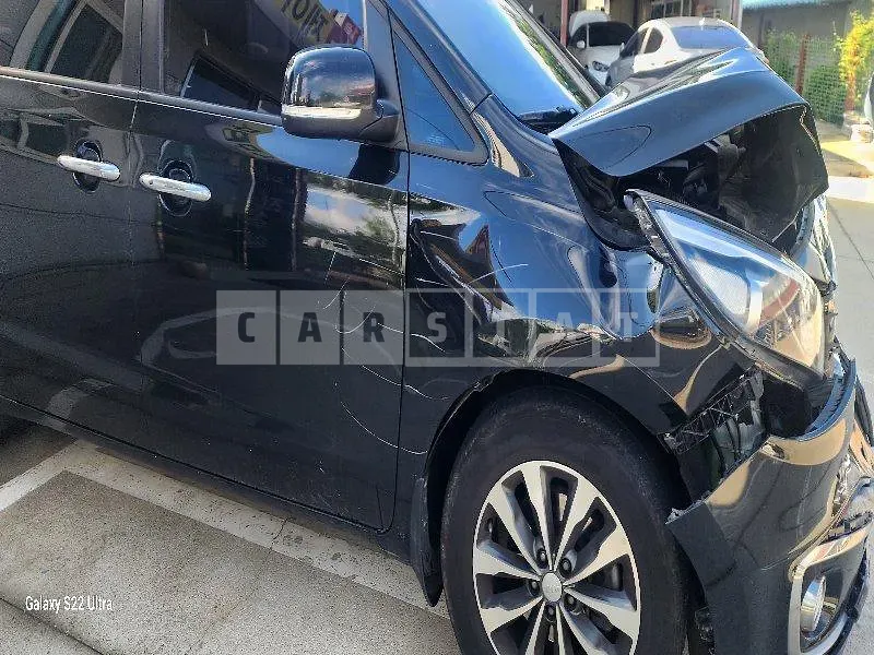 Photo 2 of 18: 2018 Kia Carnival — Korean insurance auction