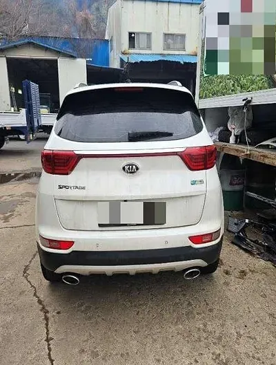 Photo 1 of 8: 2016 Kia Sportage — Korean insurance auction