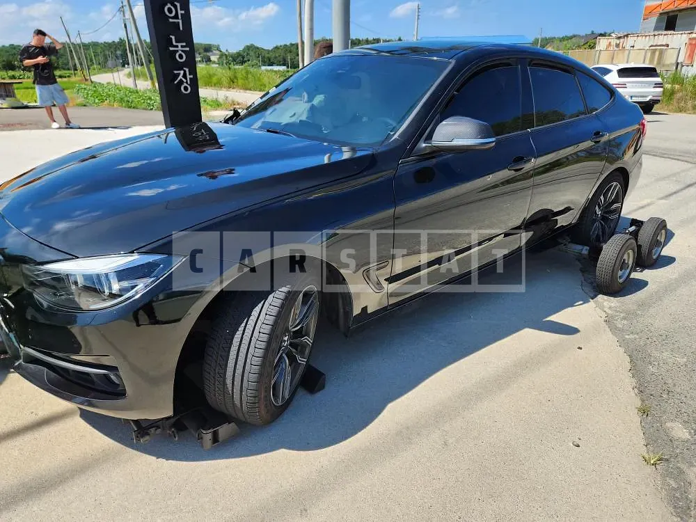 Photo 2 of 21: 2018 BMW 320d GT, VIN WBA8T5102JB231863 — Korean insurance auction
