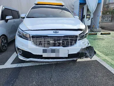 Photo 1 of 21: 2016 Kia Carnivals, VIN KNAME811BHS264072 — Korean insurance auction