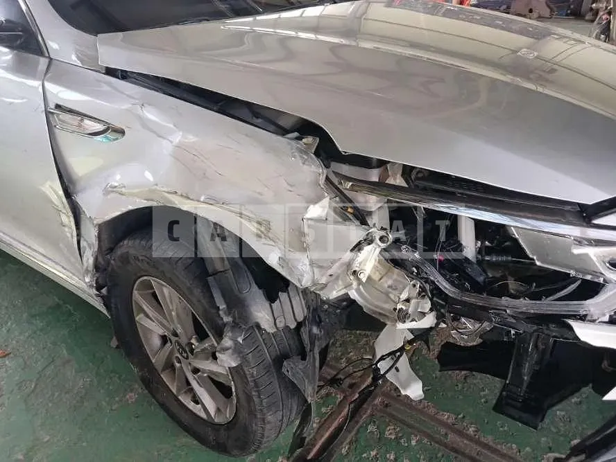 Photo 2 of 16: 2018 Kia K5 — Korean insurance auction
