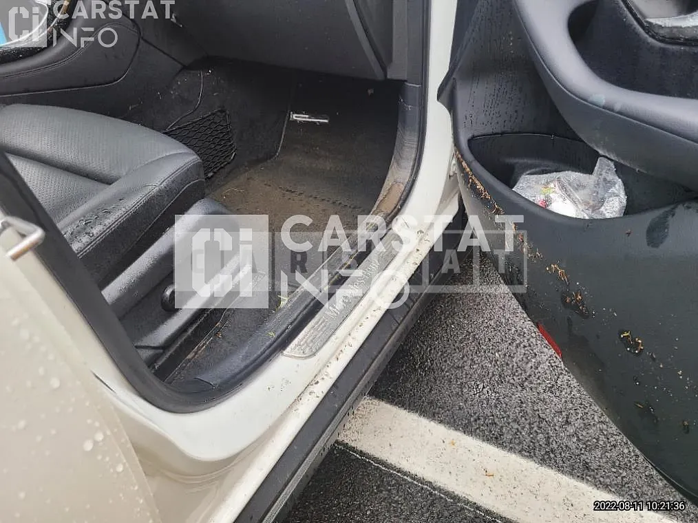 Photo 2 of 13: 2018 Mercedes-Benz Subsubbenz GLC220 d 4Matic — Korean insurance auction