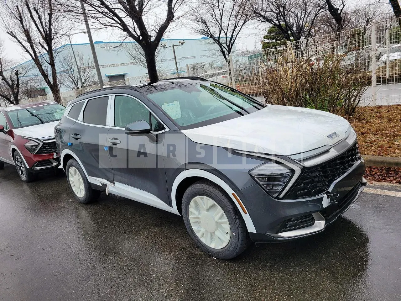 Photo 2 of 10: 2023 Kia Sportage Hybrid, VIN KNDPXCAG1P7088193 — Korean insurance auction